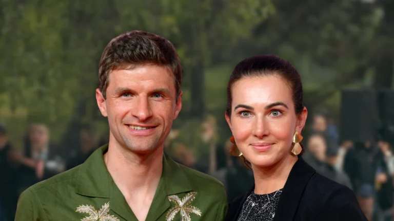 Lisa Müller Kinderwunsch: zwischen Öffentlichkeit und Privatsphäre Lisa Müller Kinderwunsch: zwischen Öffentlichkeit und Privatsphäre